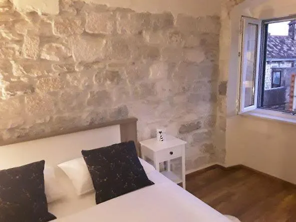 Dux Ad1735 Apartament *