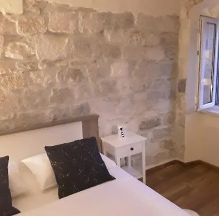 Dux Ad1735 Apartman *